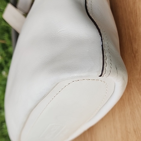 COACH VINTAGE Bleecker Tattersall Shoulder All Leather Cream with Bag Charm - Picture 8 of 13